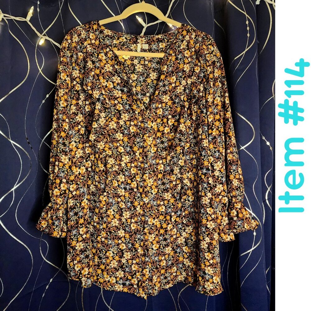 26W/28W Boho floral top with ruffle sleeves